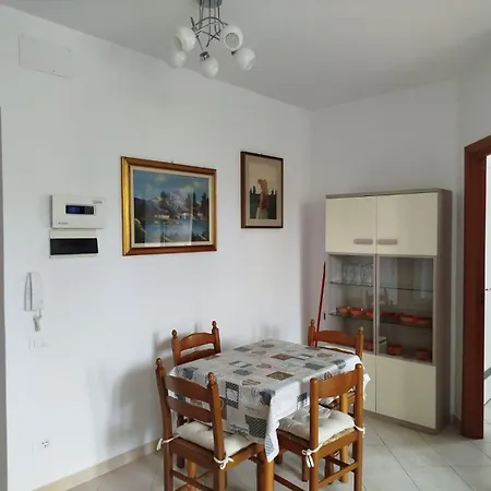 Handy Location Apartment *