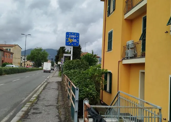 Handy Location Lägenhet